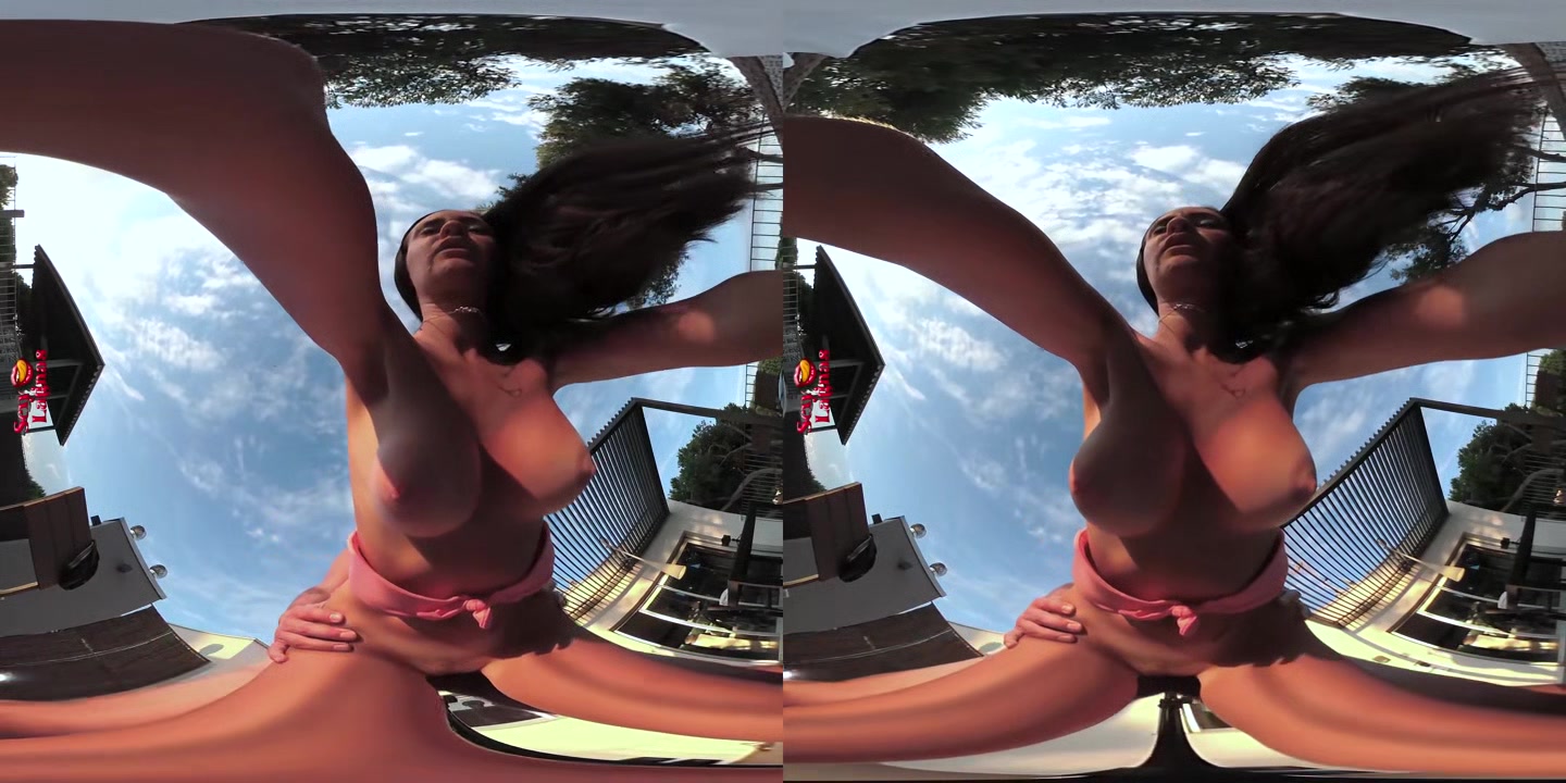 Sunset with a busty latina - Voyeur - perVRt