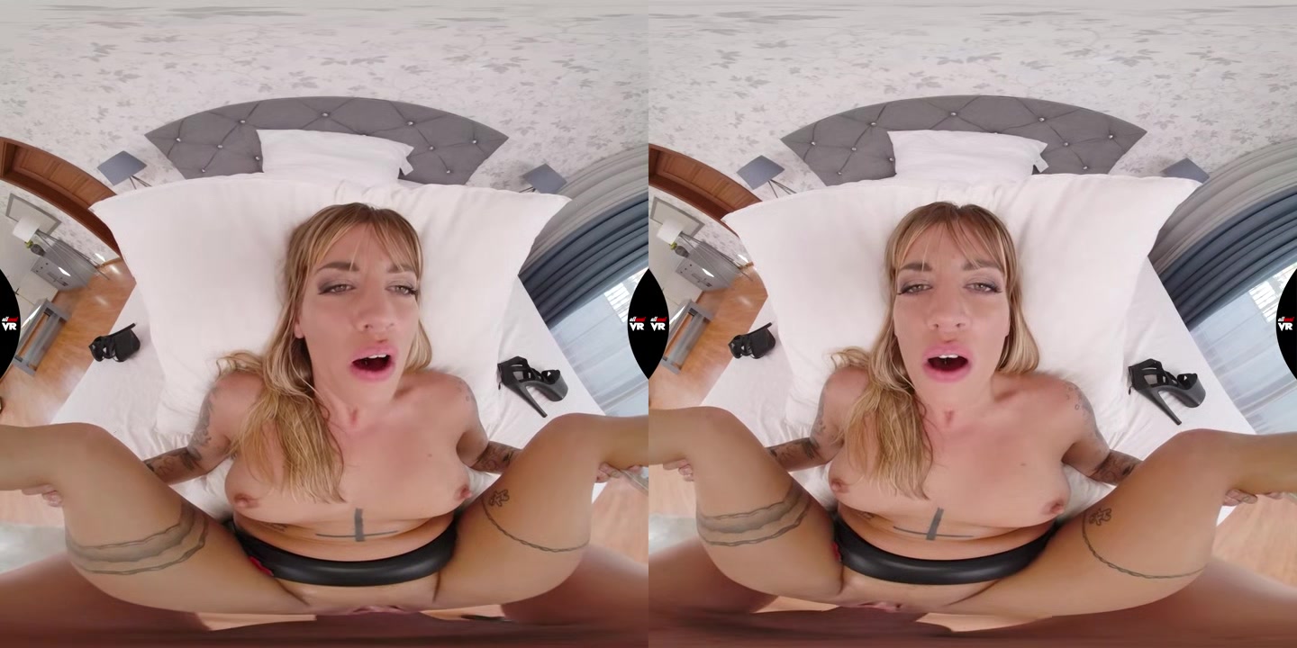 Horny Italian Slut Gets It In Her Ass