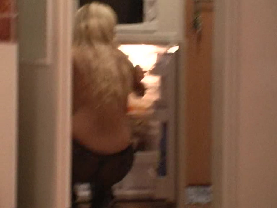 Cindy Dollar in slutty blonde gets shagged in this homemade video