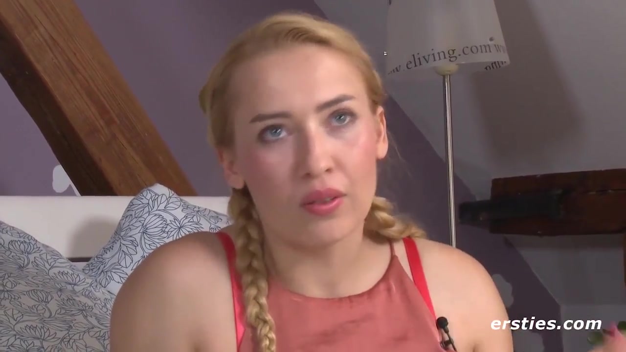 Deutsche Blondine Vergnugt Sich Mit Vibrator