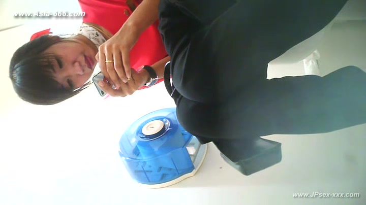 peeping japanese public toilet.17