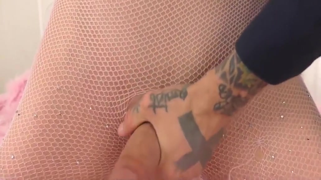 Korra Del Rio - Hot Brunette Ts Gets Her Tight Asshole Stretched By Tattooed Stud