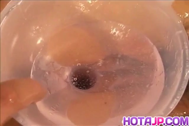 Kawai Yui gets vibrator and glass in pussy