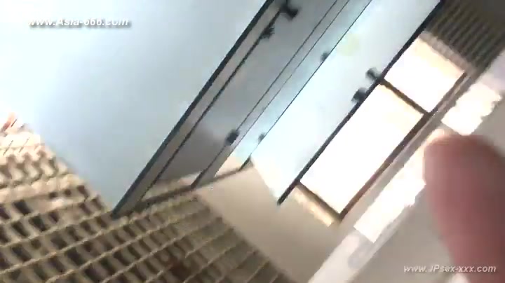 chinese girls go to toilet.60