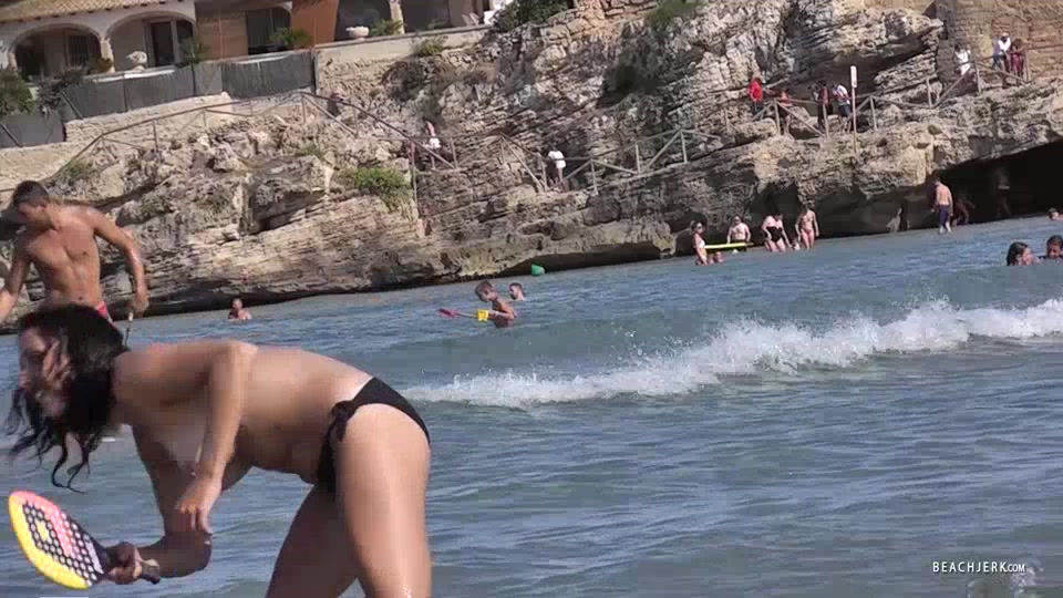 MILF tennis - BeachJerk