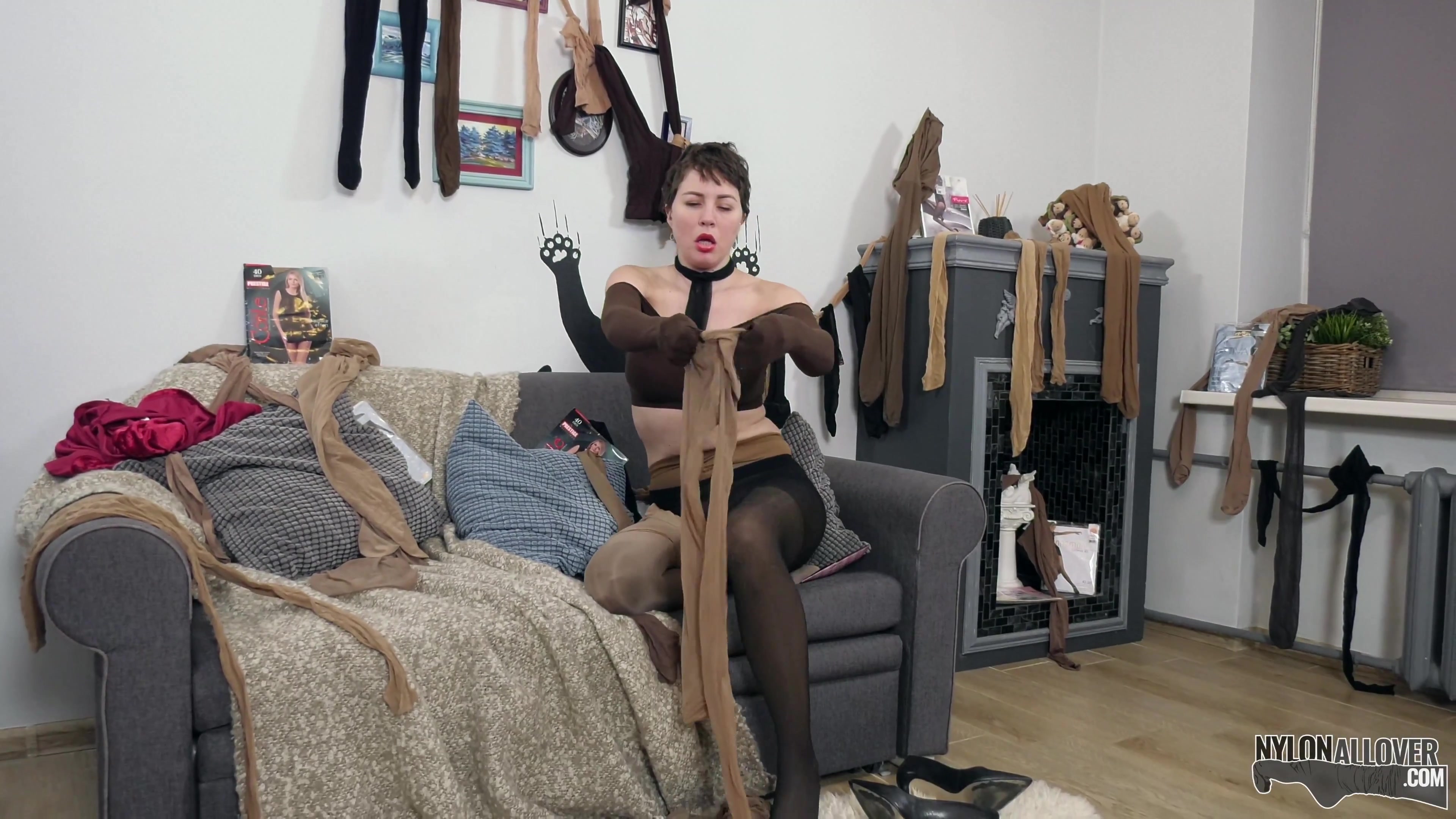 Milf Wants To Get Encased