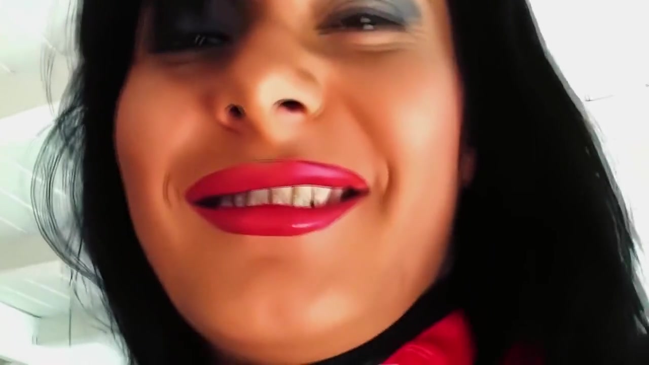 Sandra Romains Asshole Gets Stretched As She Gargles Cum