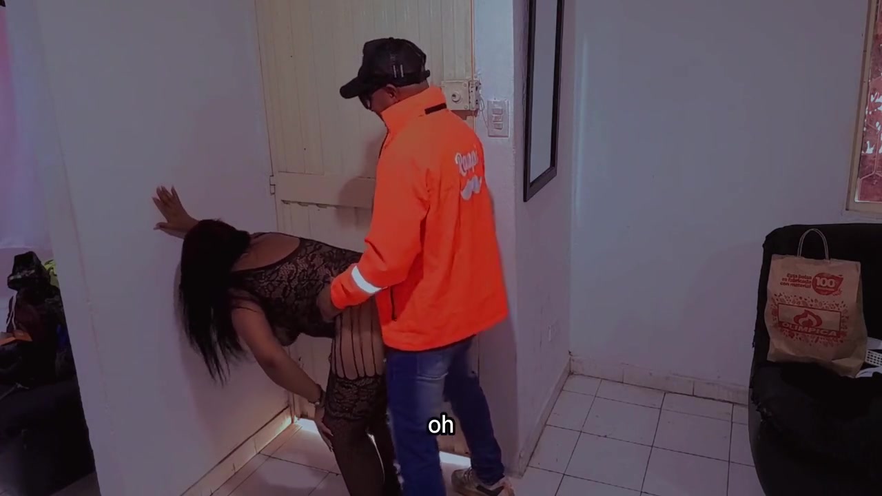 Sex With Unknown Delivery Man I Receive Him In Lingerie I Give Blowjob I Suck His Dick And He Lets Me Fuck His Pussy