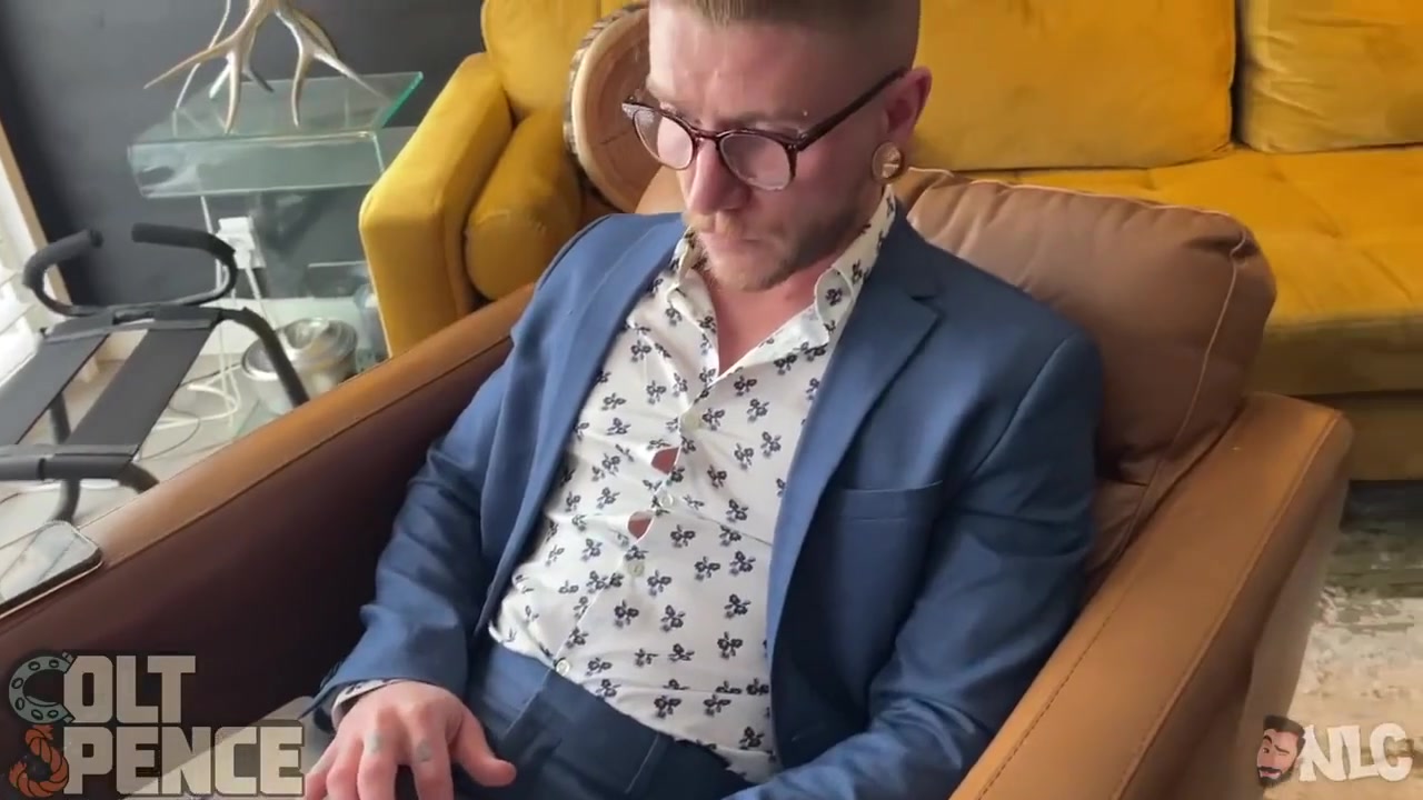 Colt Spence - Boss Gets Feet And Cock Serviced By Cute Houseboy Nick Charms
