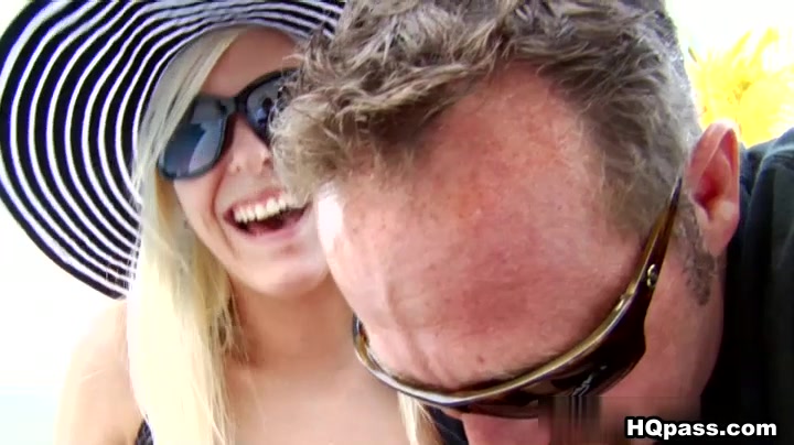 MilfHunter - Pool side lovin