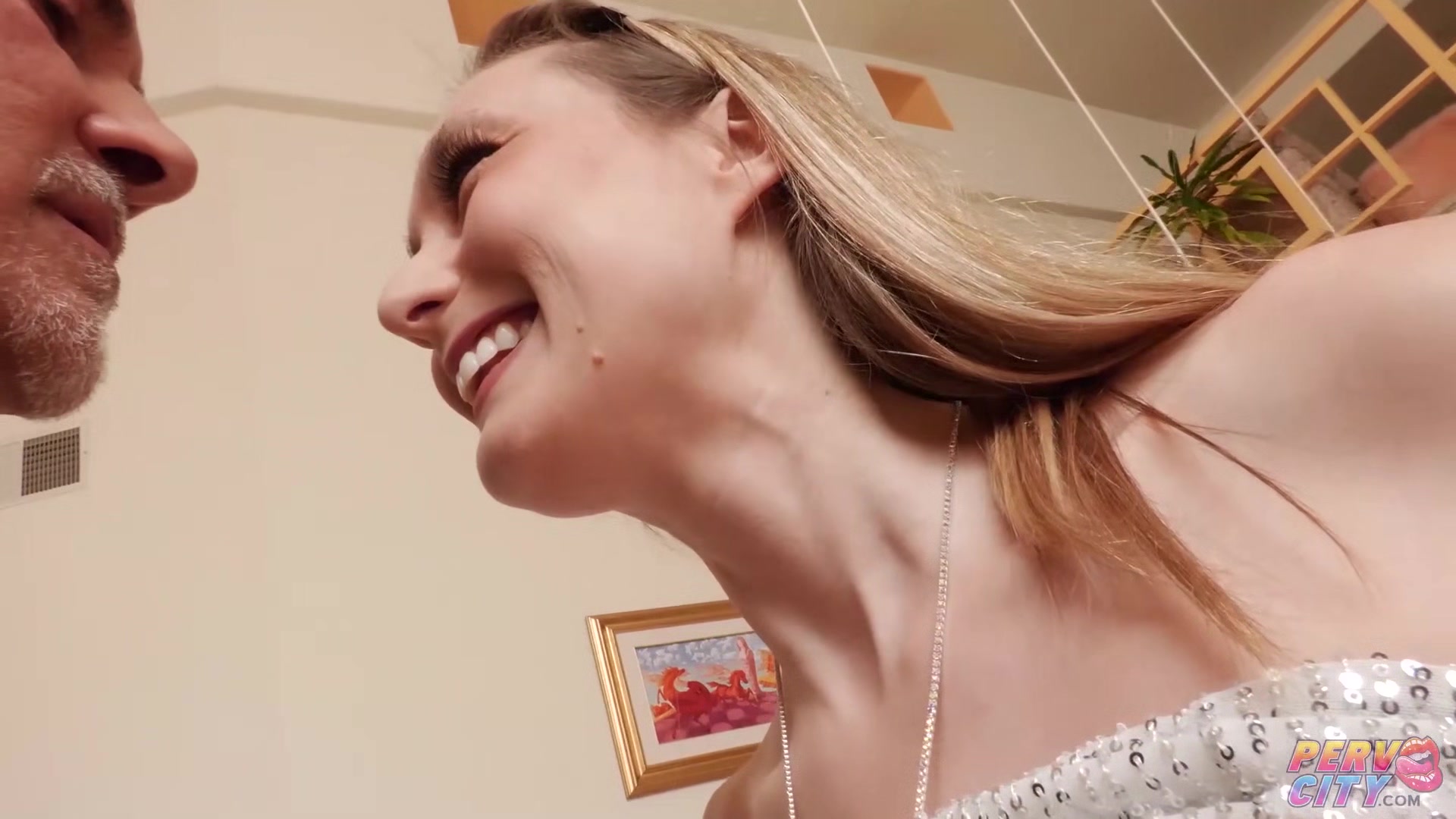 Gorgeous Blonde MILF Ophelia Kaan Takes It Deep In Her Asshole