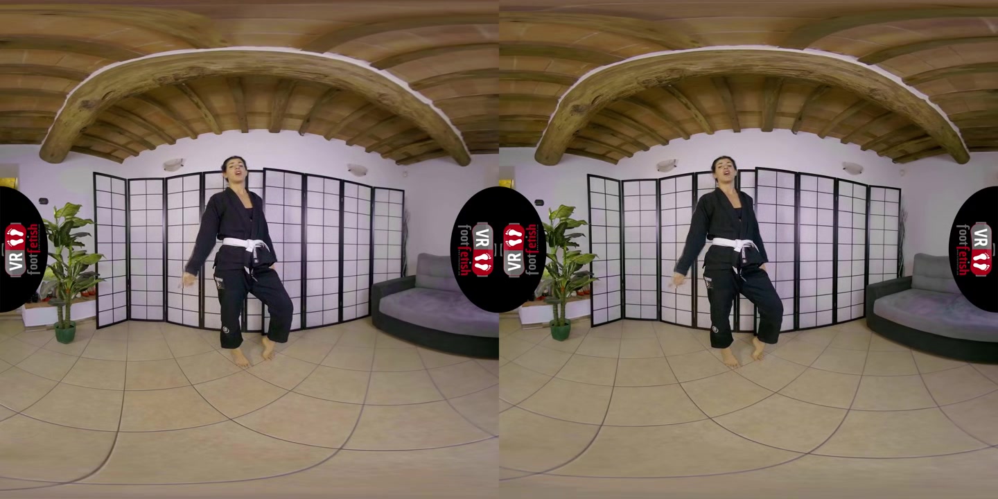 Karate Master Bianca Blance Uses Her Sexy Feet And Wrinkled Soles - VRFootFetish