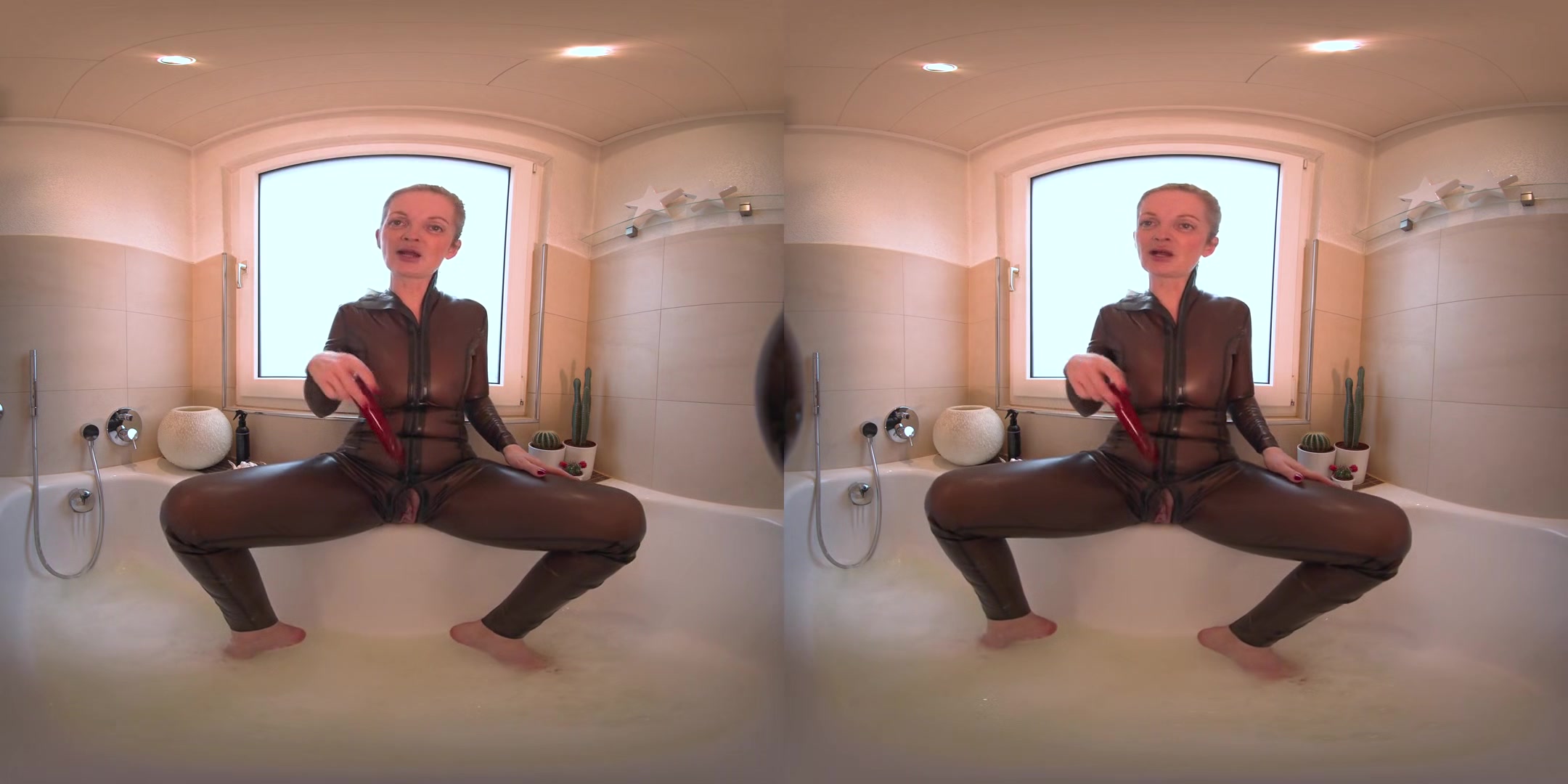 Latex Bathtube Fun