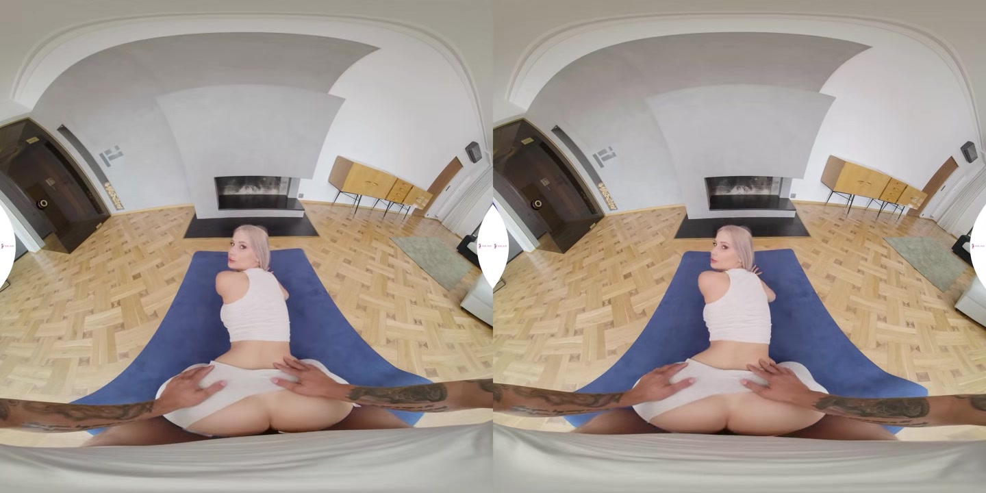 Naughty Babe Sharon White Fucks In Ripped Yoga Pants - YogaVR
