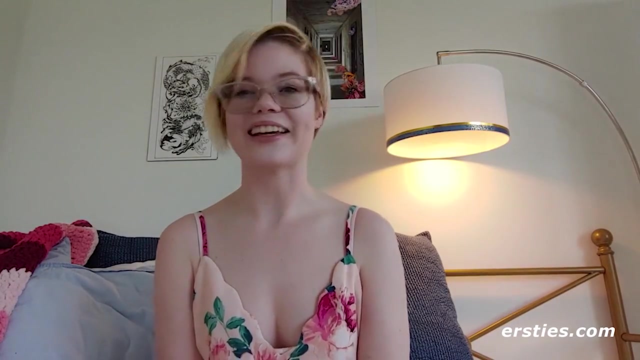 American Pearl Gets Horny When She Plays With Her Nipples