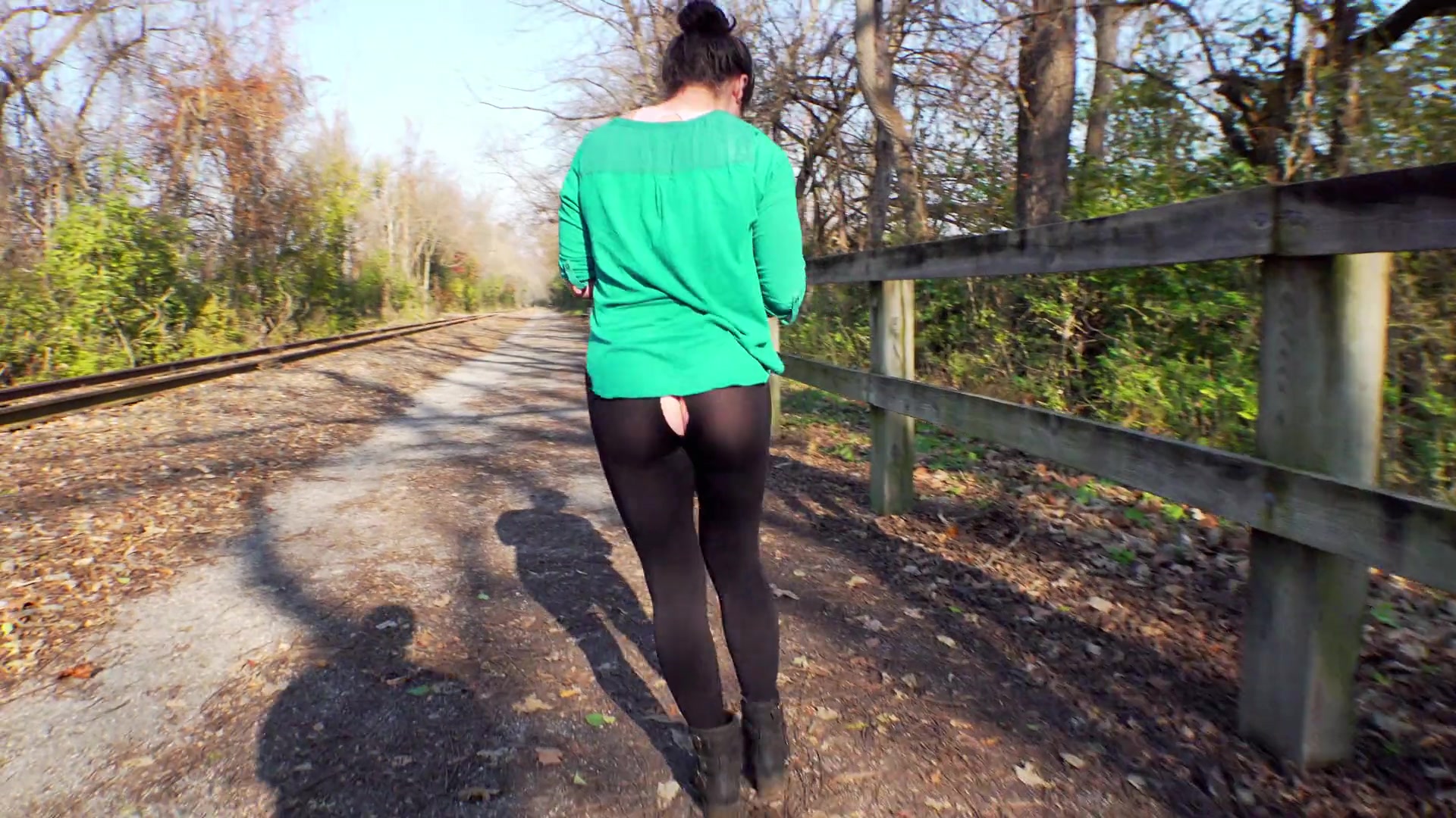 Oblivious Milf In Ripped Leggings - Sammi Starfish