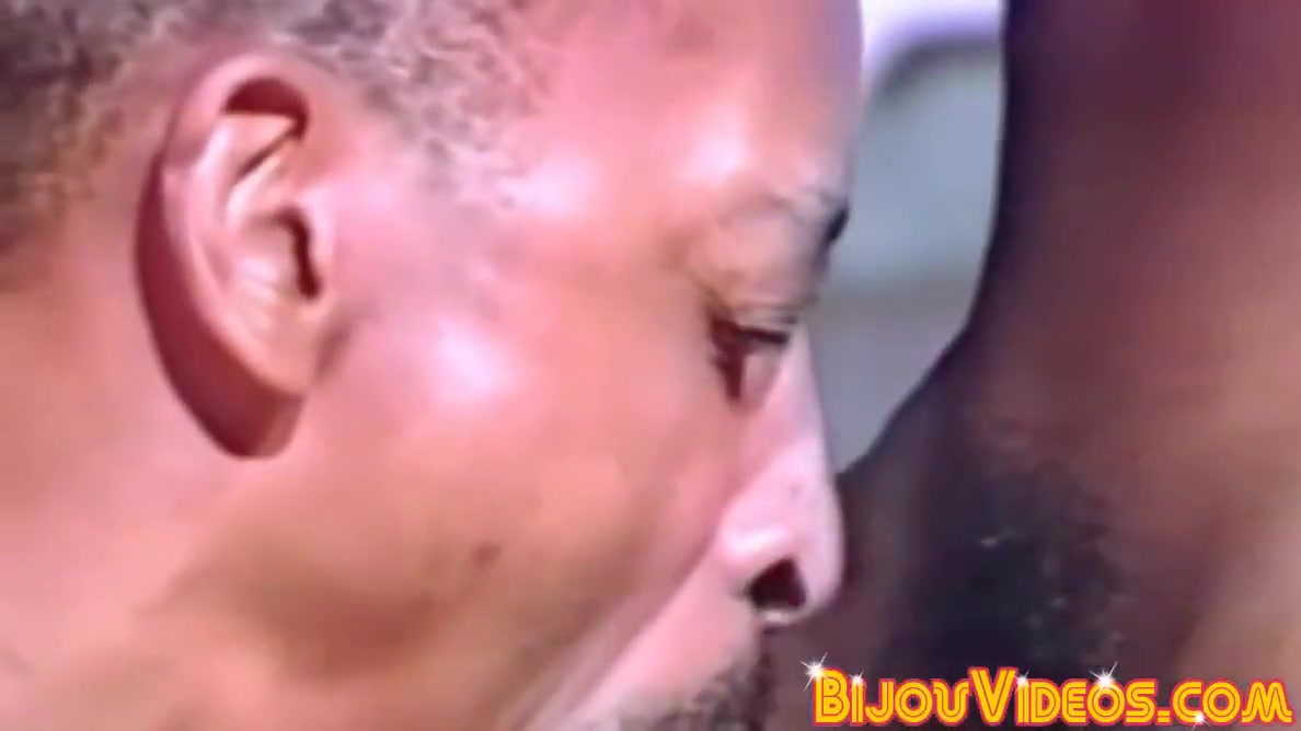 Sporty Chocolate Guy Fucks Bum After Having His Bbc Sucked