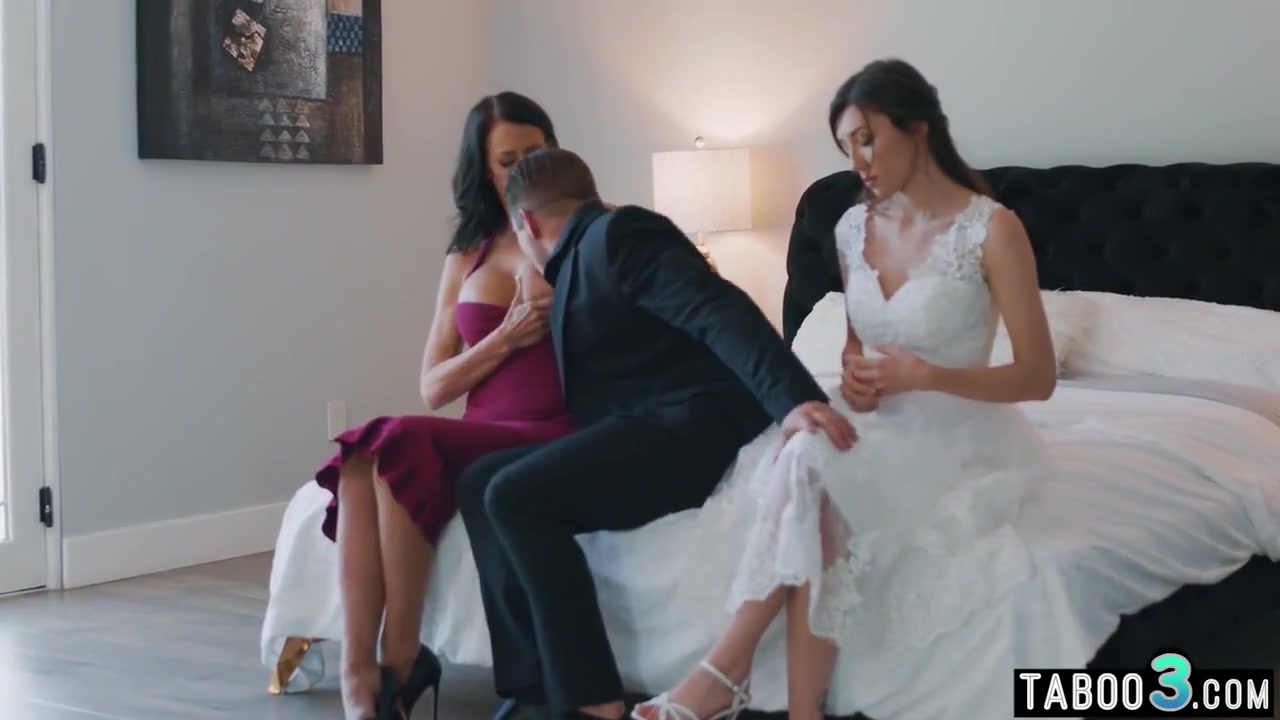 Bisex Wife Wife Teaching Stepsons Milf With Nathan Bronson, Reagan Foxx And Maya Woulfe