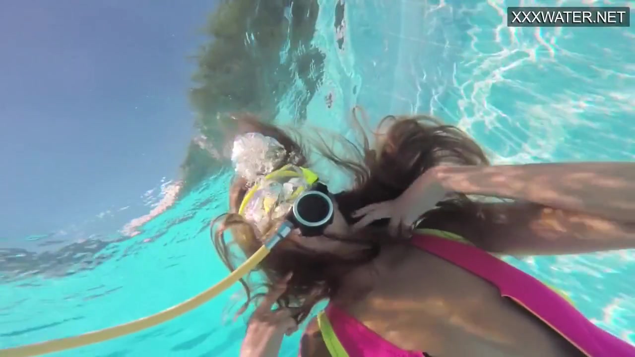 Platinum Blonde Irina Super Beauty Underwater