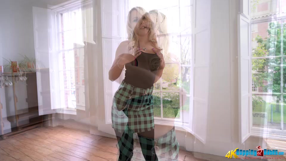 Chloe Toy - Ten out of Ten - BoppingBabes