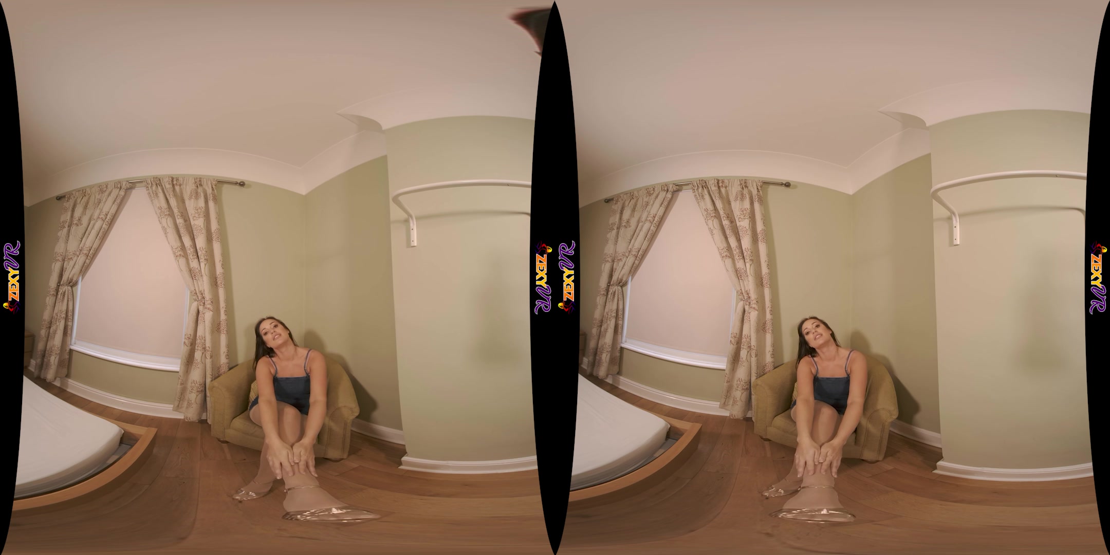 Little Tease featuring Frankie L - ZexyVR