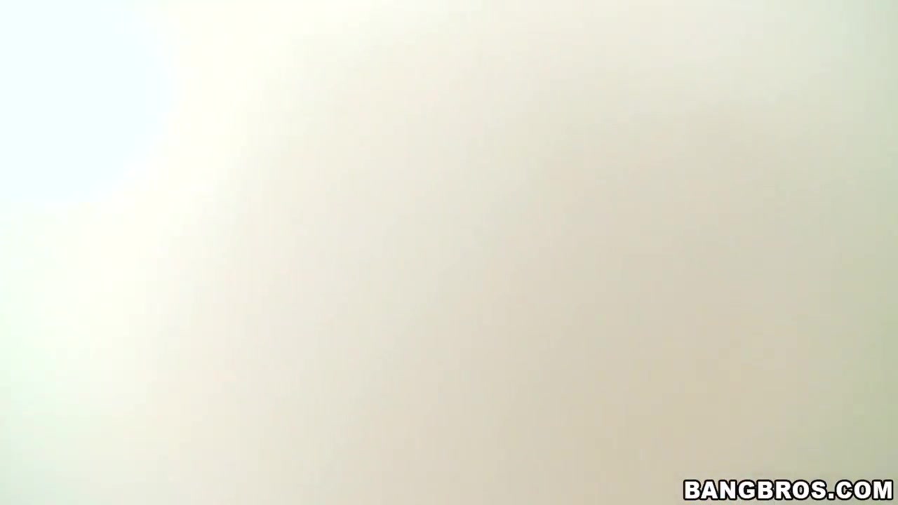 Heavy chested bombshell Rebeca Linares gets nasty