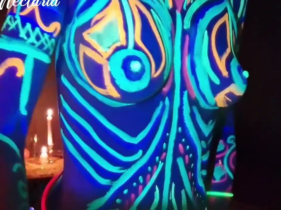 Fucked The Wild Slim Girl In The Uv- Light