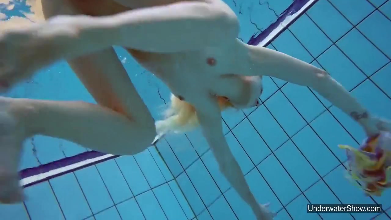 Shes Incredibly Flexible In The Pool