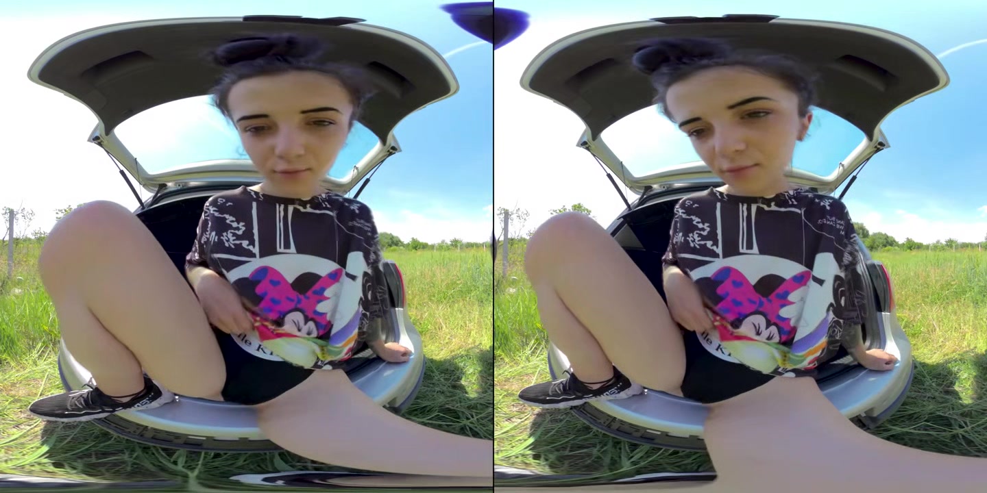 Pulled Over Next To A Grassy Field So I Can Finger My Pussy Outdoors - VRStars