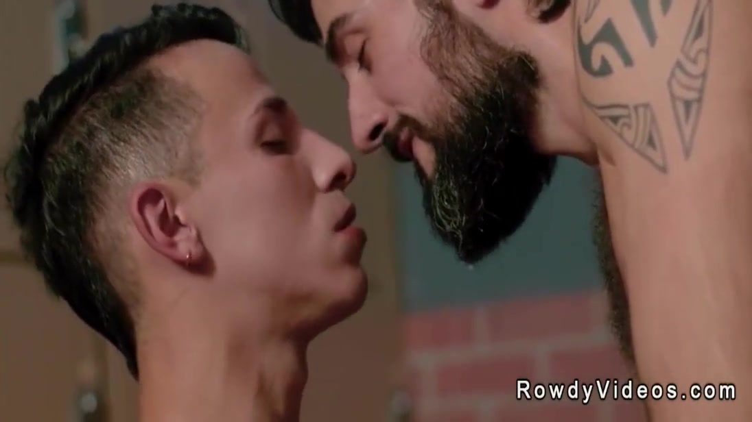 Des Irez And Mason Lear In Gay Janitor Sucks Big Cock In Glory Hole Booth 6 Min