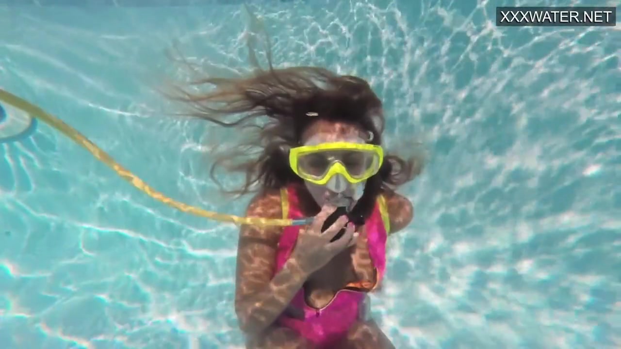 Platinum Blonde Irina Super Beauty Underwater