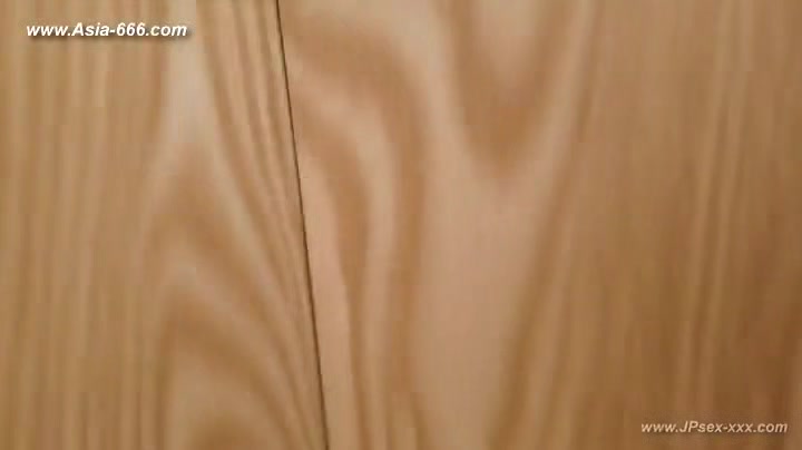 chinese girls go to toilet.120