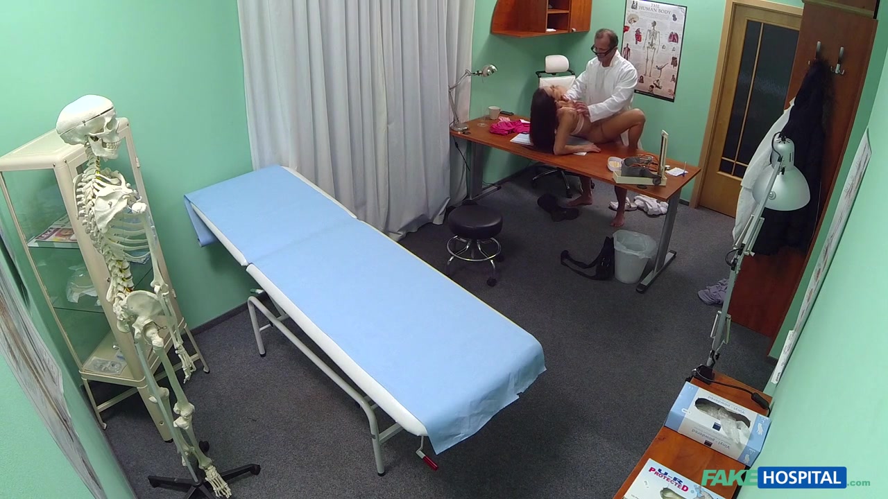 Mea in Doctor decides sex is the best treatment available - FakeHospital
