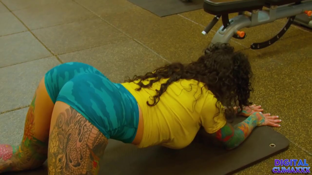 Busty Latina Milf Bianca Bailee Get Fucked By Her Gym Trainers Bbc