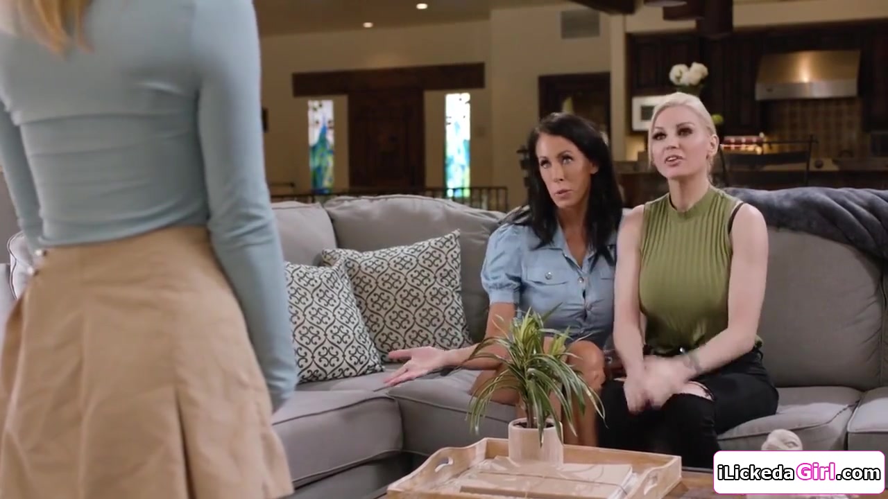 Demi Hawks, Kenzie Taylor And Reagan Foxx In teen 18+ Babe Pussy Licking Lesbian Stepmoms