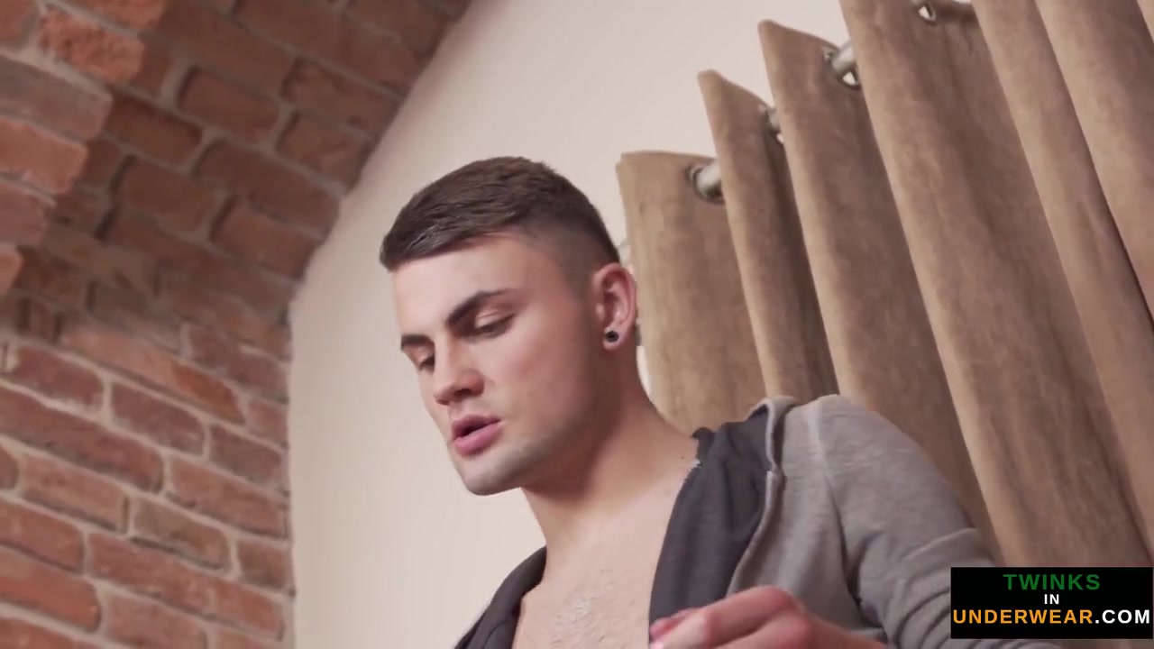 Oiled Up Pussy Massage Sexy Twink Blows His Load
