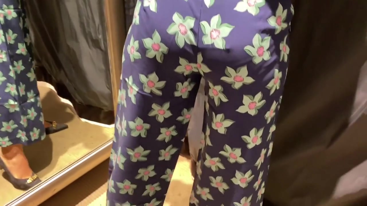 Blowjob In Just Finished Staff Will Come In