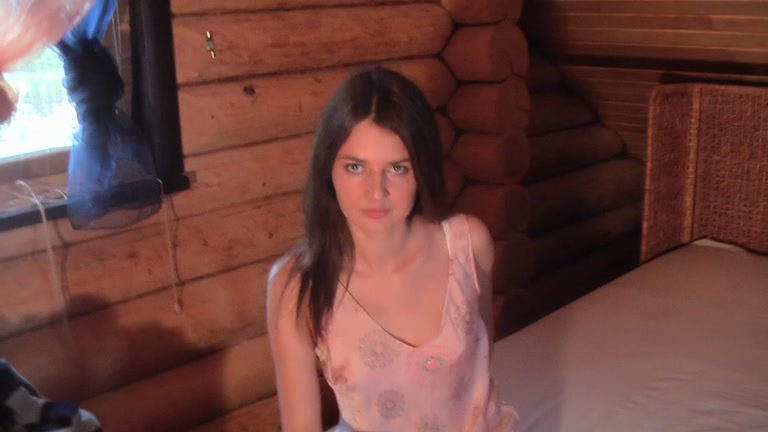 Gorgeous skinny girl has one-time paty sex