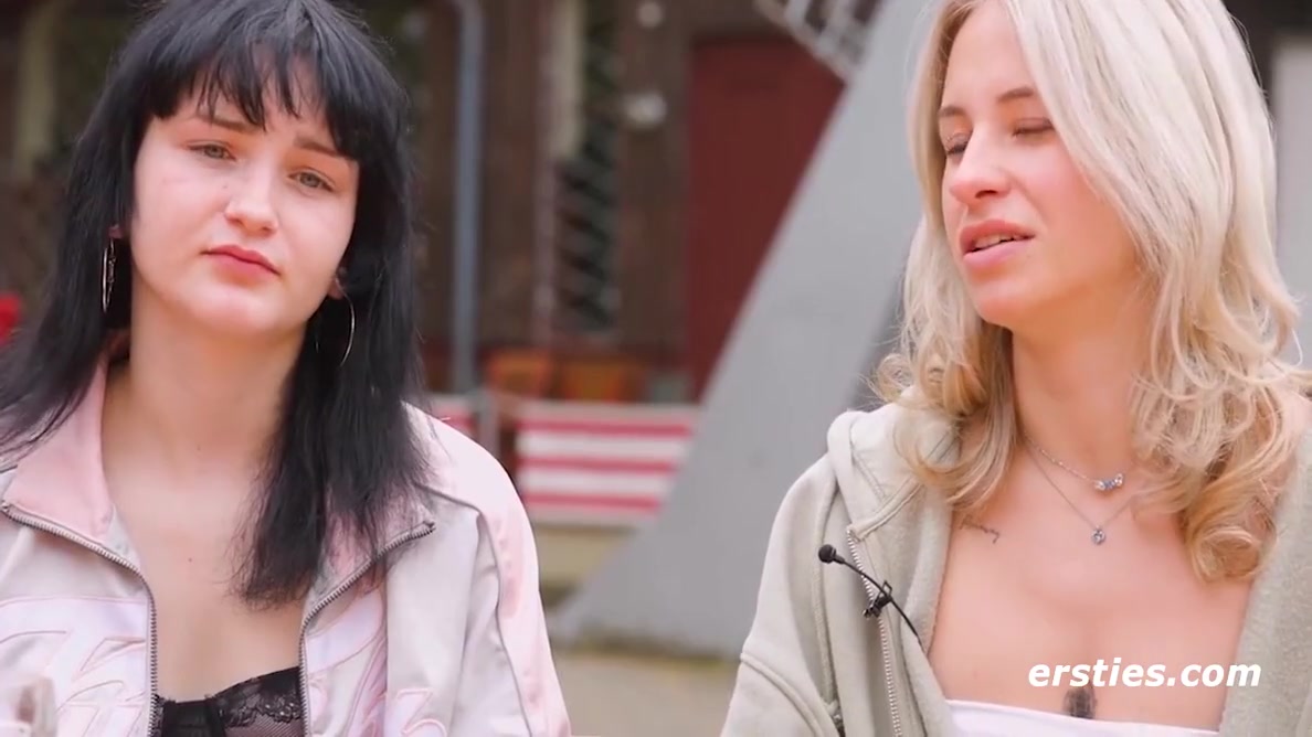 Lesbian Date With Intense Oral With Lesbian Fingering
