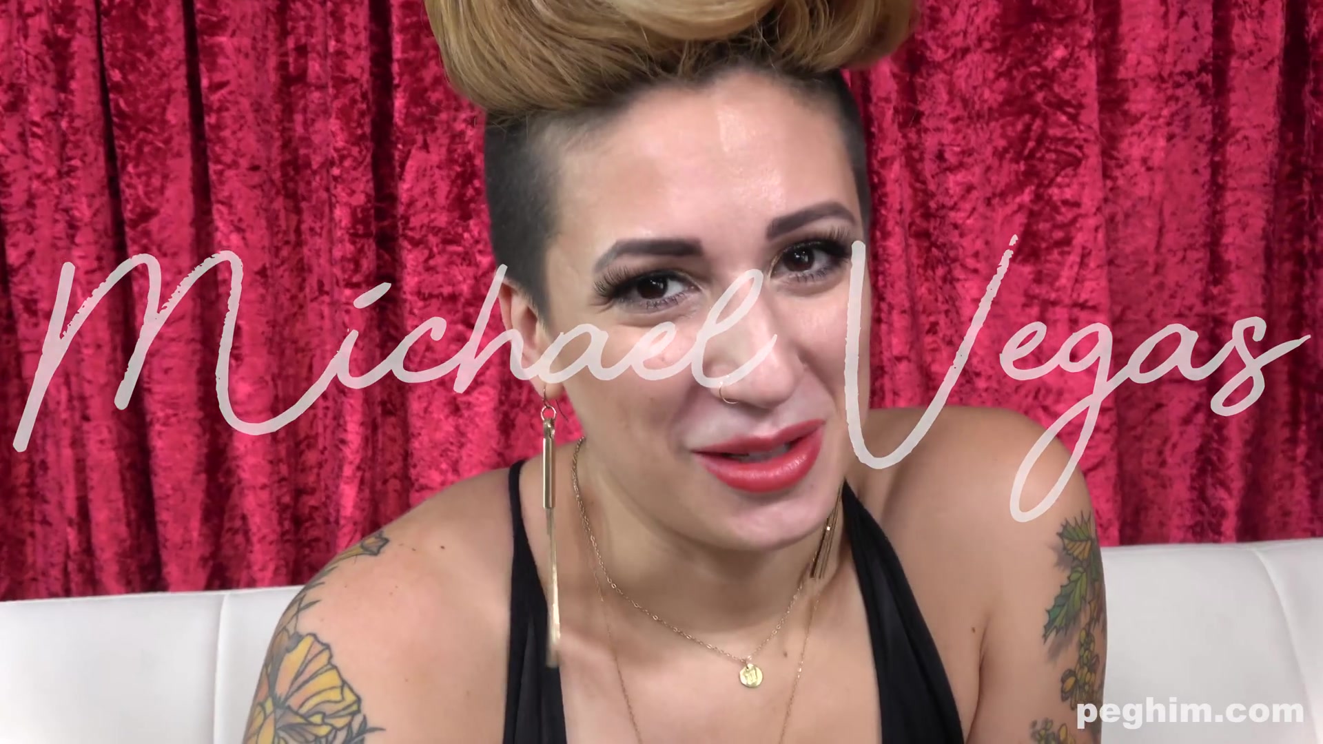 Della Dane Red Curtain Live - Sex Movies Featuring Peghim
