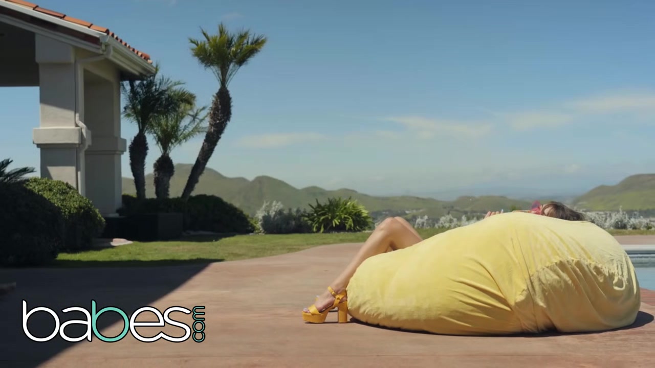 BABES Cassidy Banks Ricky Johnson Wet Series Spit