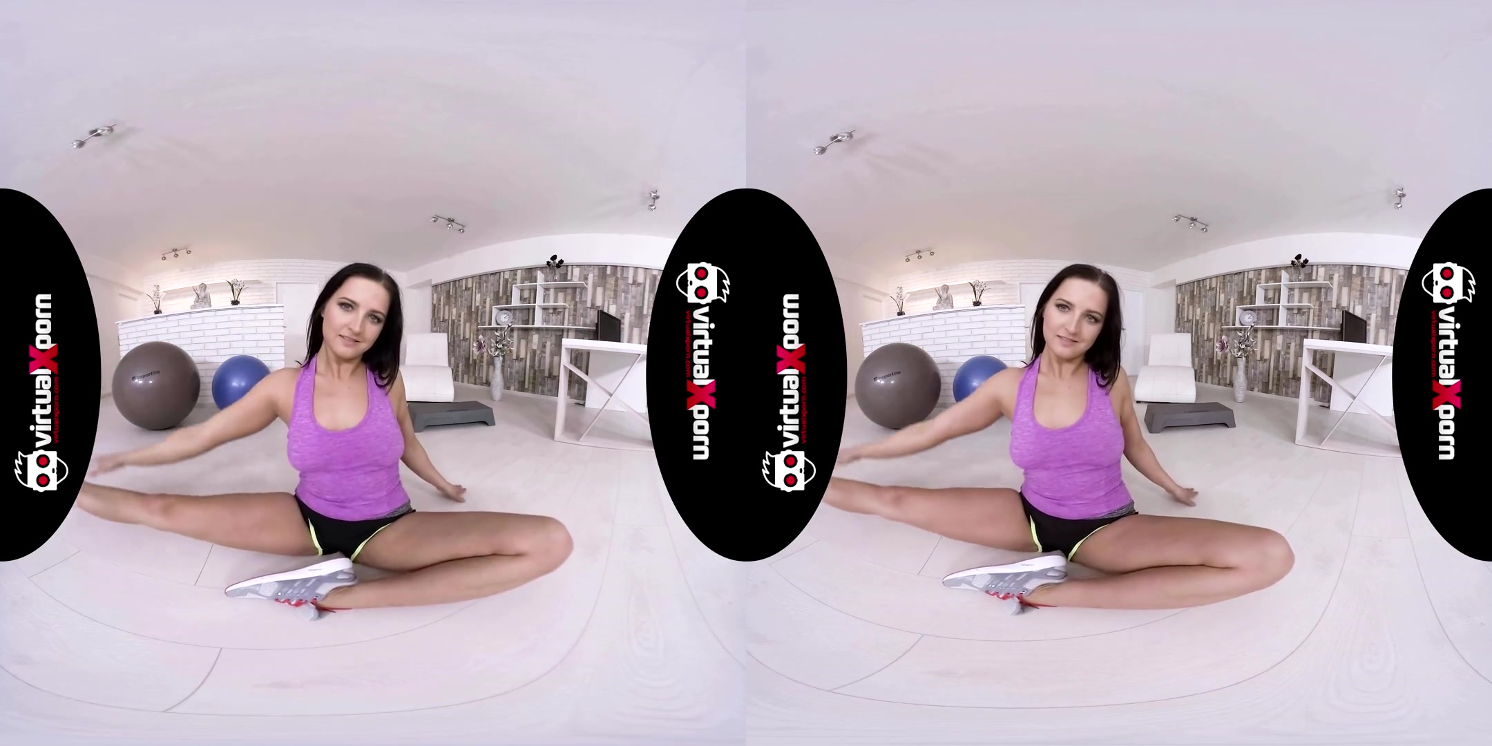 Asdis Loren in limber Asdis Loren Stretching - VirtualXPorn