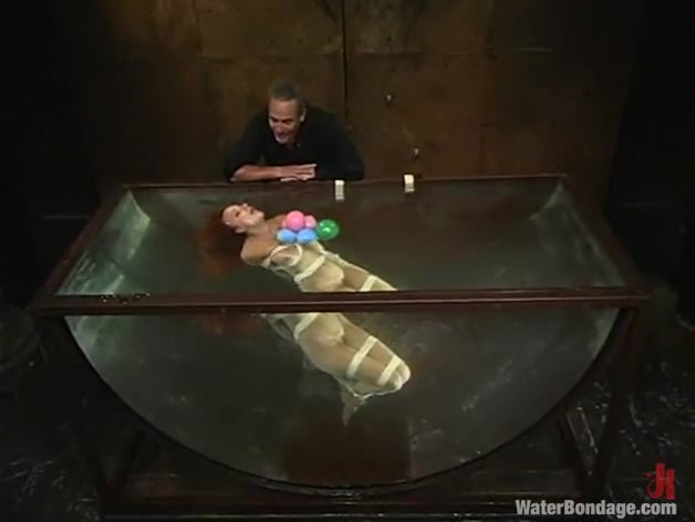 Shannon Kelly in Waterbondage Video