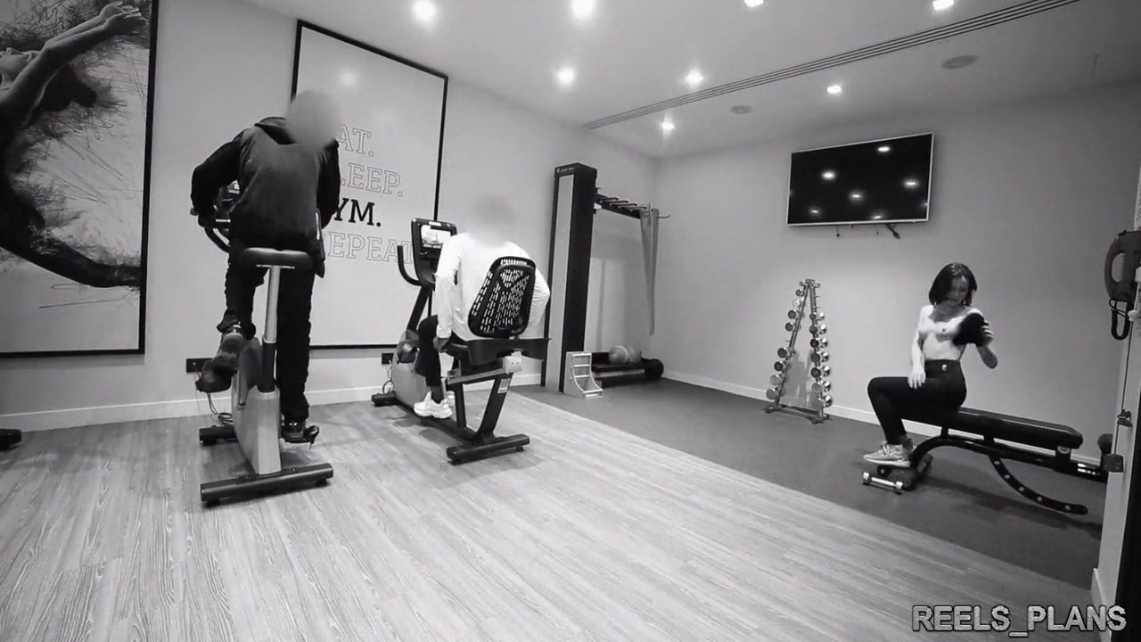 The Young Frenchwoman Fucked Hard By 2 Strangers She Met In The Gym!!!