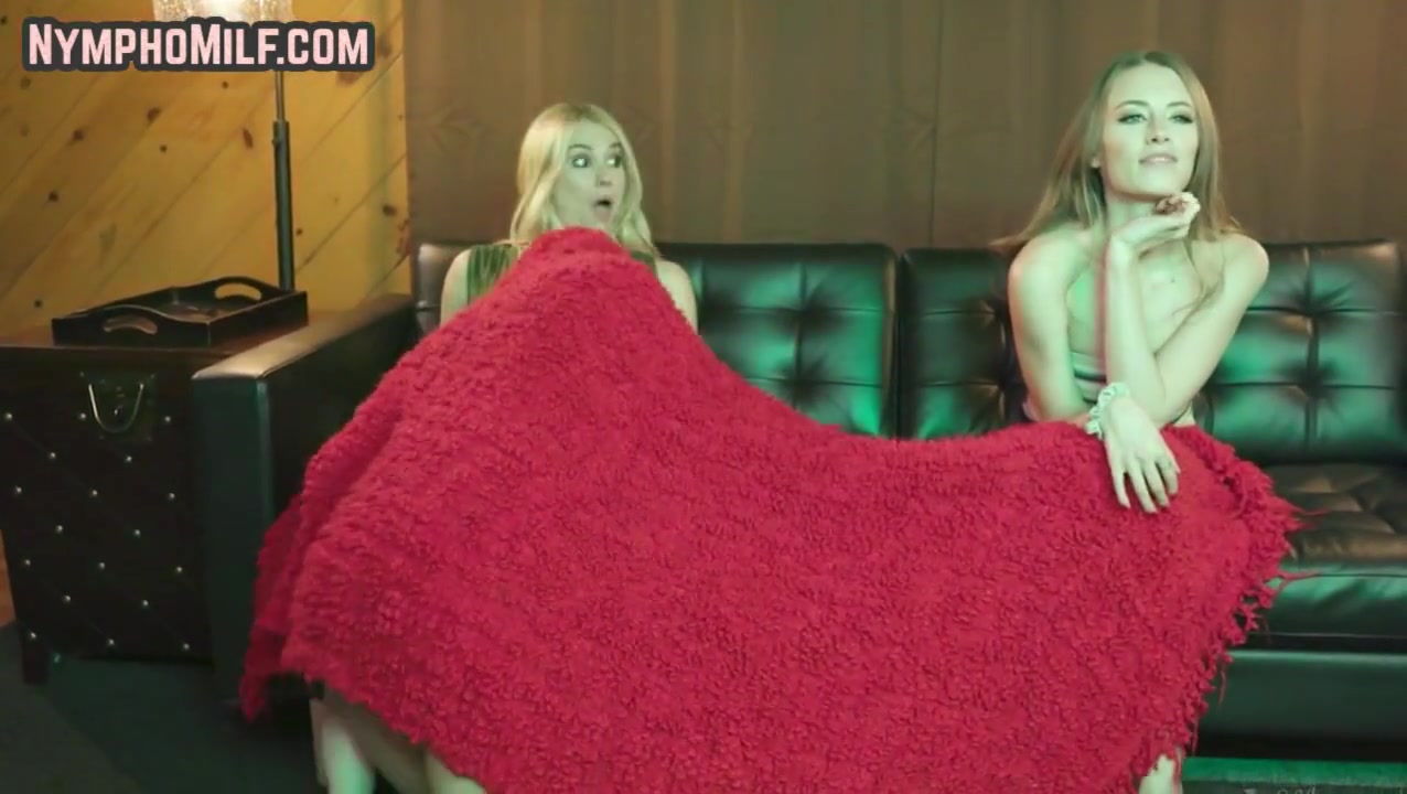 Nympho milf pussylicked in fff trio during movie night