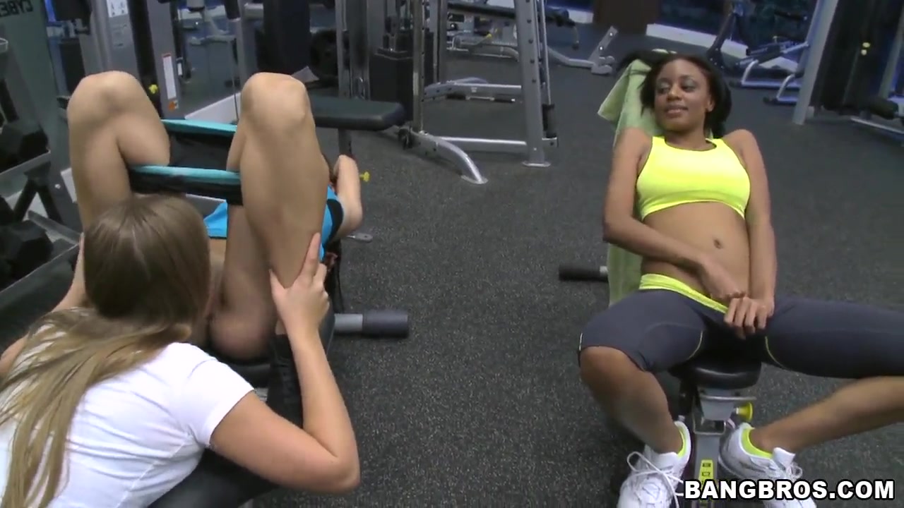 Amazing threesome in the gym feat. Gigi