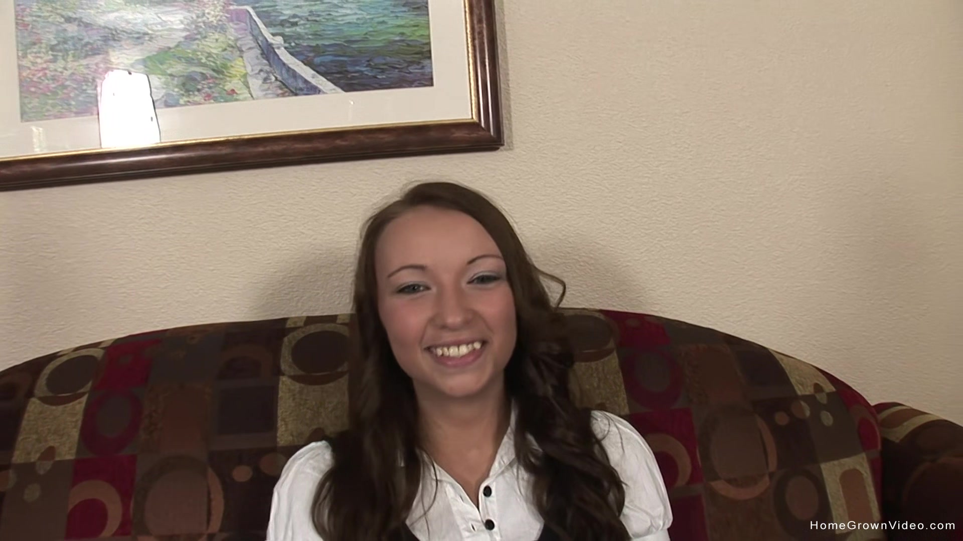 Sexy amateur working to pay the bills and her way home
