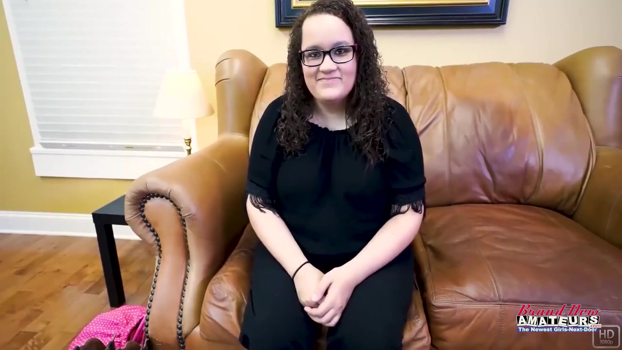 Kinky Nerdy Brunette Harper B Gives A Bj And Gets Jizzed!