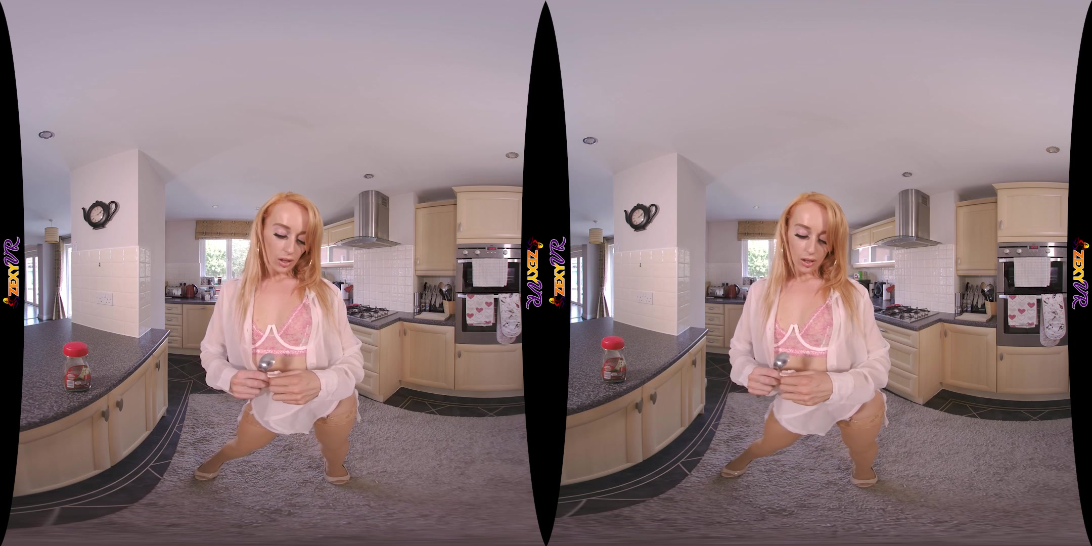 Naughty Housewife featuring Lizzie - ZexyVR