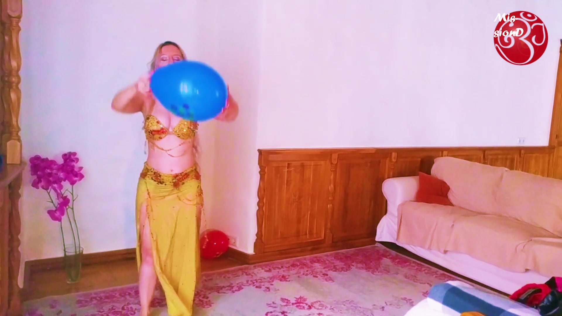 Balloons Goddess - Sex Movies Featuring Findom Goaldigger